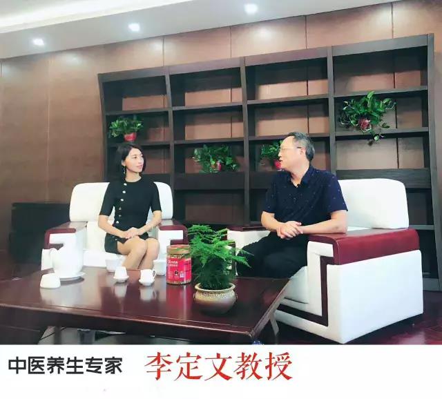 中醫(yī)養(yǎng)生專(zhuān)家談“三伏天”食療養(yǎng)生秘訣，細(xì)莫紅糖堅(jiān)果茶為貼心美食。